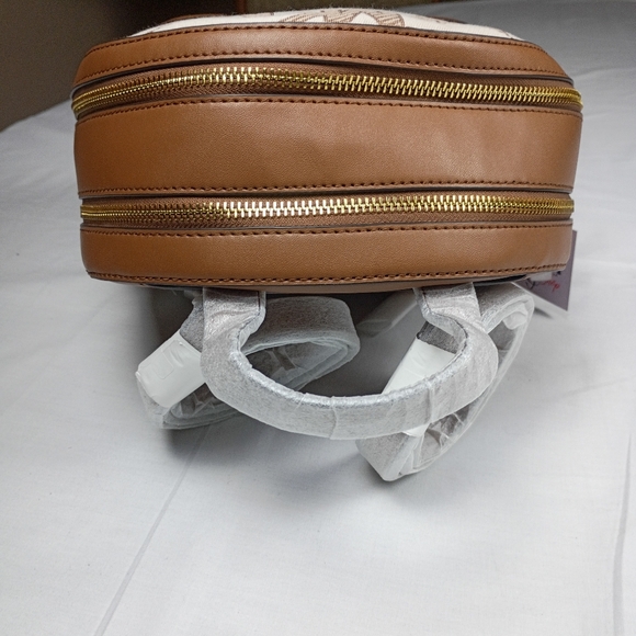 #3005 Brand new with tags, this authentic Michael Kors Jaycee Medium Zip Pocket - Picture 12 of 12